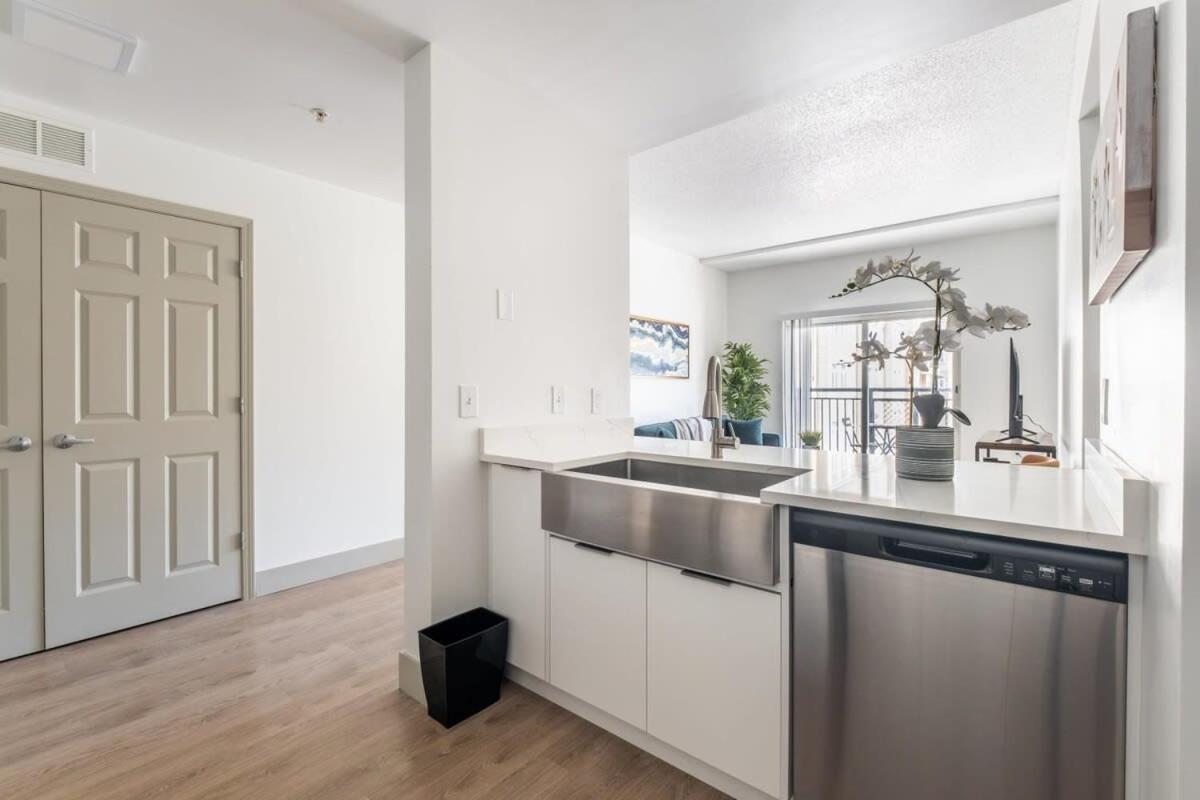 4B 2Ba Luxury Central Apartment With Gym 샬럿 외부 사진