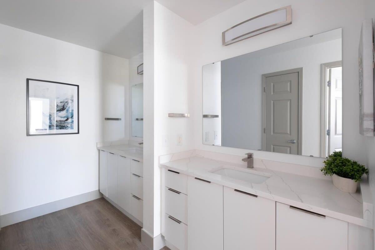 4B 2Ba Luxury Central Apartment With Gym 샬럿 외부 사진